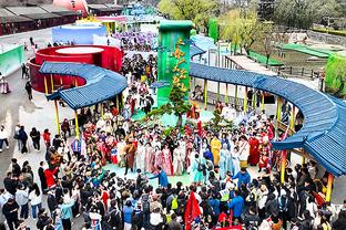 奥纳纳秀中文？红魔众将在KTV祝中国红魔新春快乐，恭喜发财！